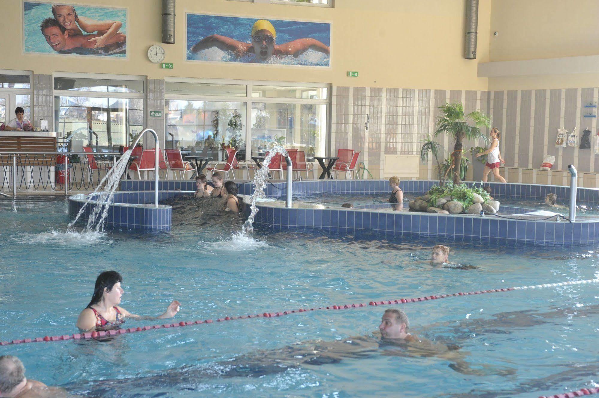 Buly Arena Hotel Kravaře Exterior foto